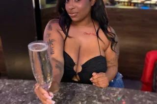 💋💞🌹✨Luxury Nuru • Curvy Ebony Muse Visiting 💋🥰😘 - Image 1